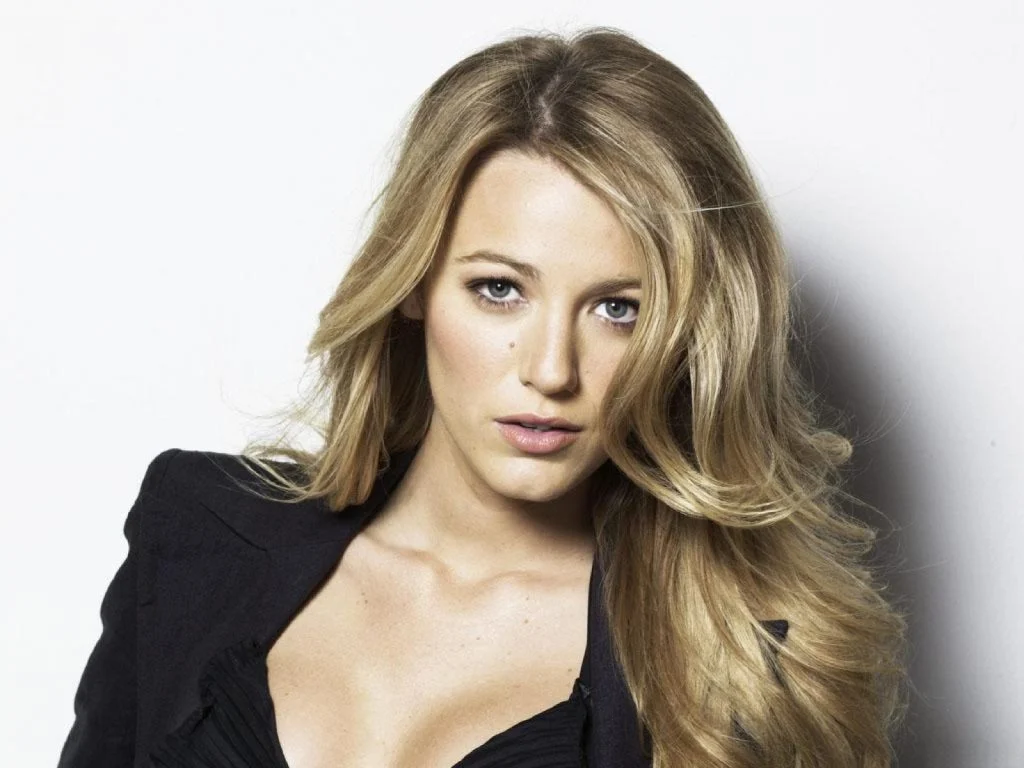 Stil Blake Lively u uredu