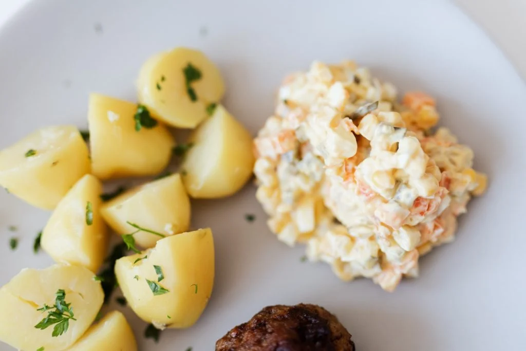 Francuska salata po ovom receptu slagat će se uz sva blagdanska jela