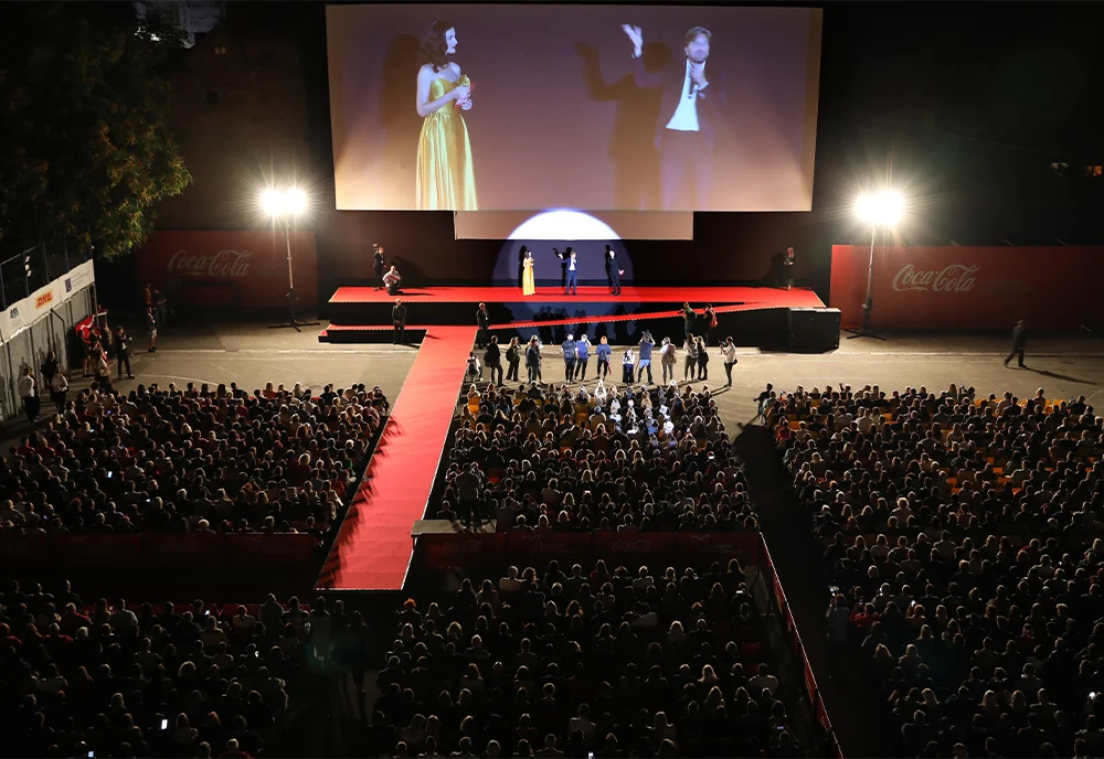 Dobitnik Zlatne palme u Cannesu, film Trougao tuge, otvorio je sinoć 28. SFF