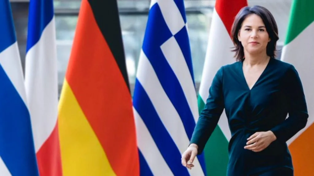 Njemačka ministrica vanjskih poslova Annalena Baerbock:  “Ako je pijenje votke u podne test izdržljivosti i snage… Znate, ja sam rodila dvoje djece.”