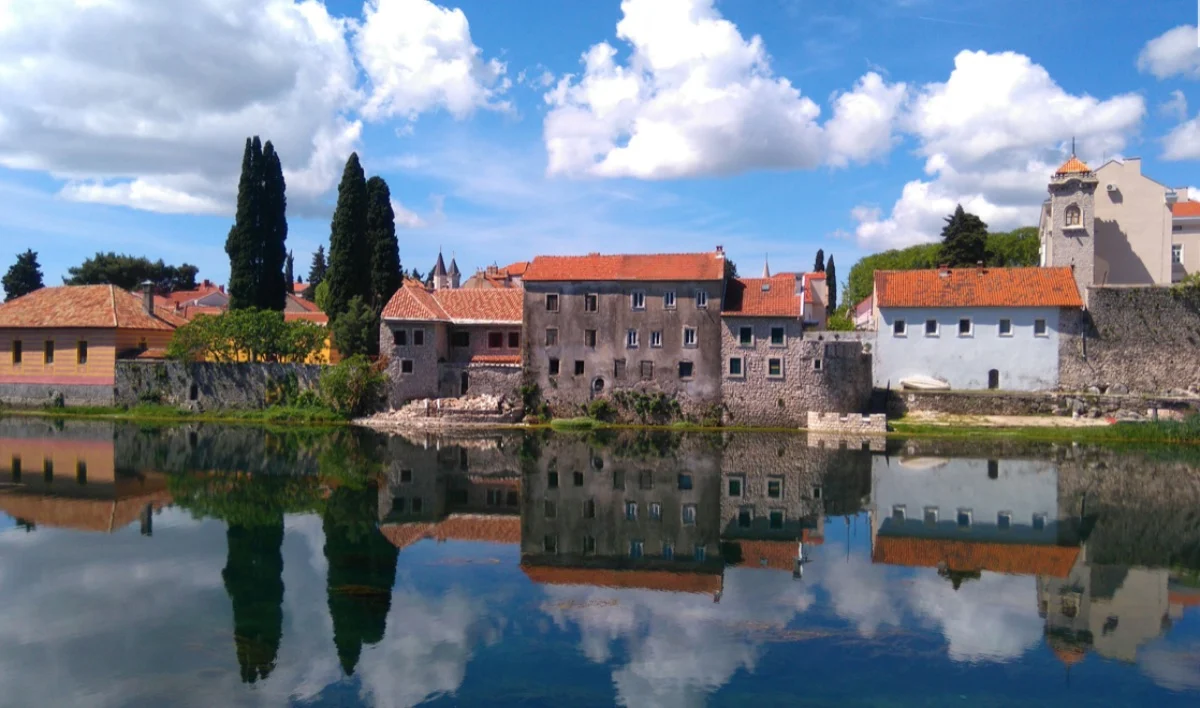 Posjetite Trebinje, biser hercegovačkog juga koji podsjeća na toscansku Firencu