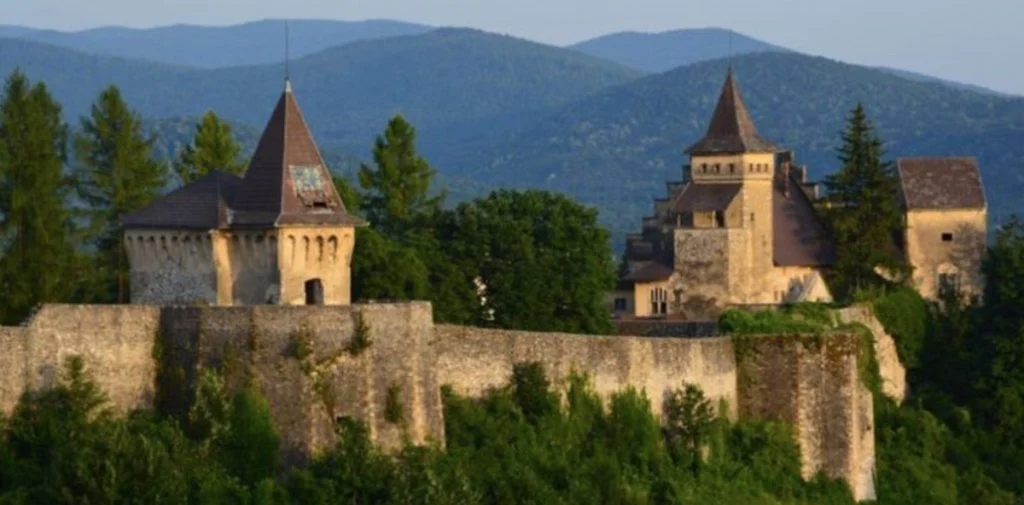 Otkrijte dragulj Cazinske krajine, stari grad Ostrožac