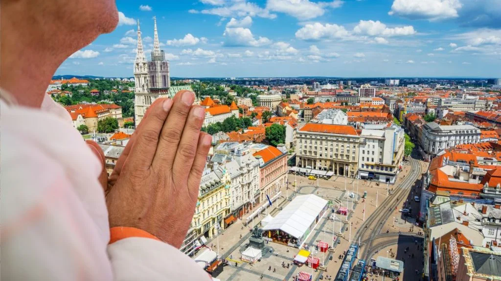Ne, ne kleče oni za žene, nego za sebe. Evo zašto su opasni