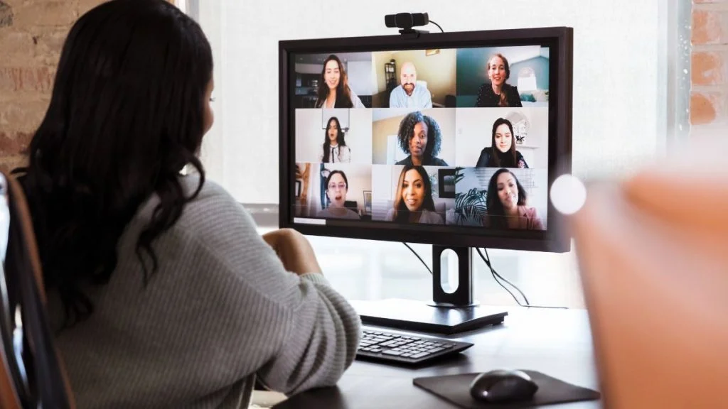 Kako će umjetna inteligencija zauvijek promijeniti online sastanke