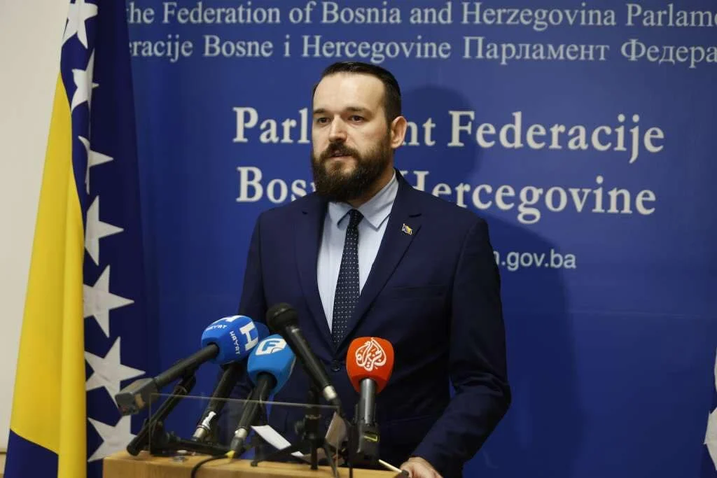 Predložene izmjene zakona kojim se otpisuju kamate bez ikakvog troška za budžet