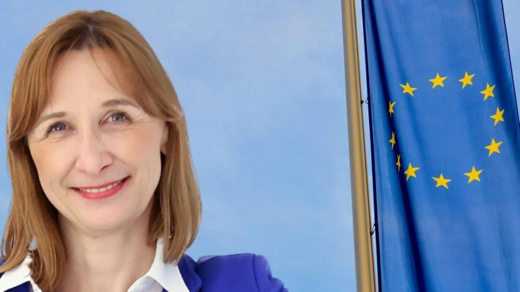Stiže ambiciozna ministrica, šteta da je dan kad se predstavila u Saboru (opet) obilježen sramotom