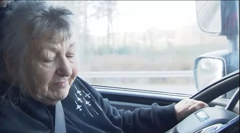 Baka Rosa (76) je najstarija žena koja vozi kamion, u penziju ne želi