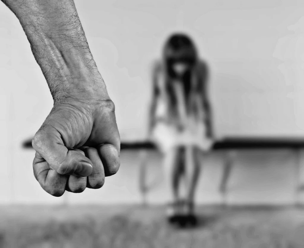 “Patrijarhalni obrasci su ukorijenjeni i stvaraju neravnopravne odnose moći”: Dan borbe protiv nasilja nad ženama