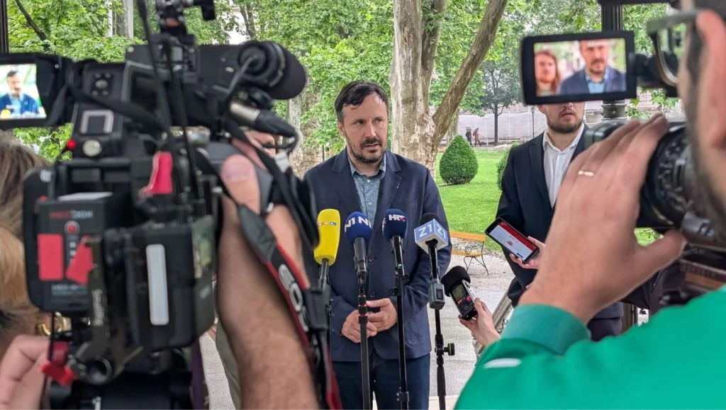 Više od 30.000 potpisa za peticiju: “Ne želimo biti bankomat za državu, tražimo dijalog”