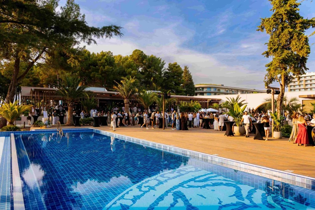 Dašak Mallorce u Istri: Pogledajte kako je izgledalo otvorenje prestižnog Purobeach Poreča