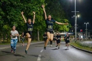 Tuzla će u subotu trčati pod zvijezdama: Noćna petica donosi sport, muziku i atmosferu kakva se pamti