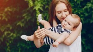Zašto neznanci često ispituju majke malih beba da li doje? I što time poručuju? Evo što kažu u udruzi Roda
